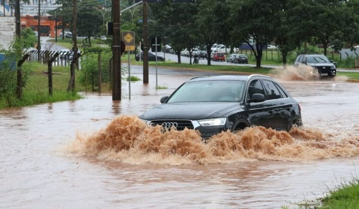 Defesa Civil alerta que população deve tomar cuidado com áreas alagadas