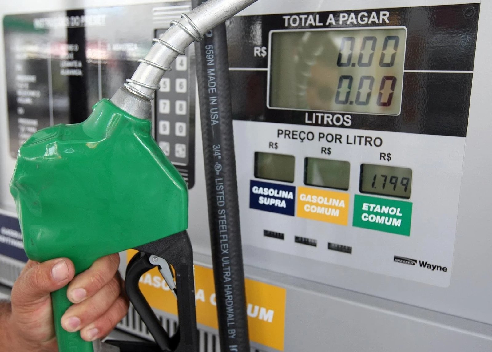 Triste notícia sobre a gasolina: preço médio volta a ficar acima dos R$ 5