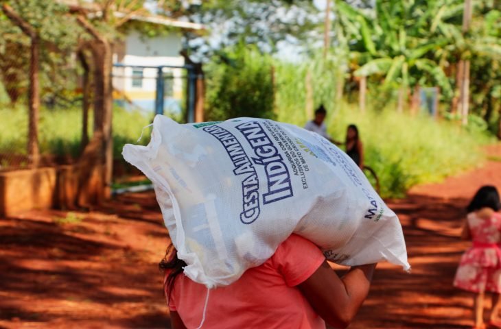 Governo estuda melhorias em cestas alimentares entregues aos indígenas de MS