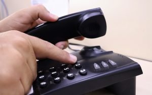 Saber para quem ligar pode salvar vidas; confira relação de telefones úteis
