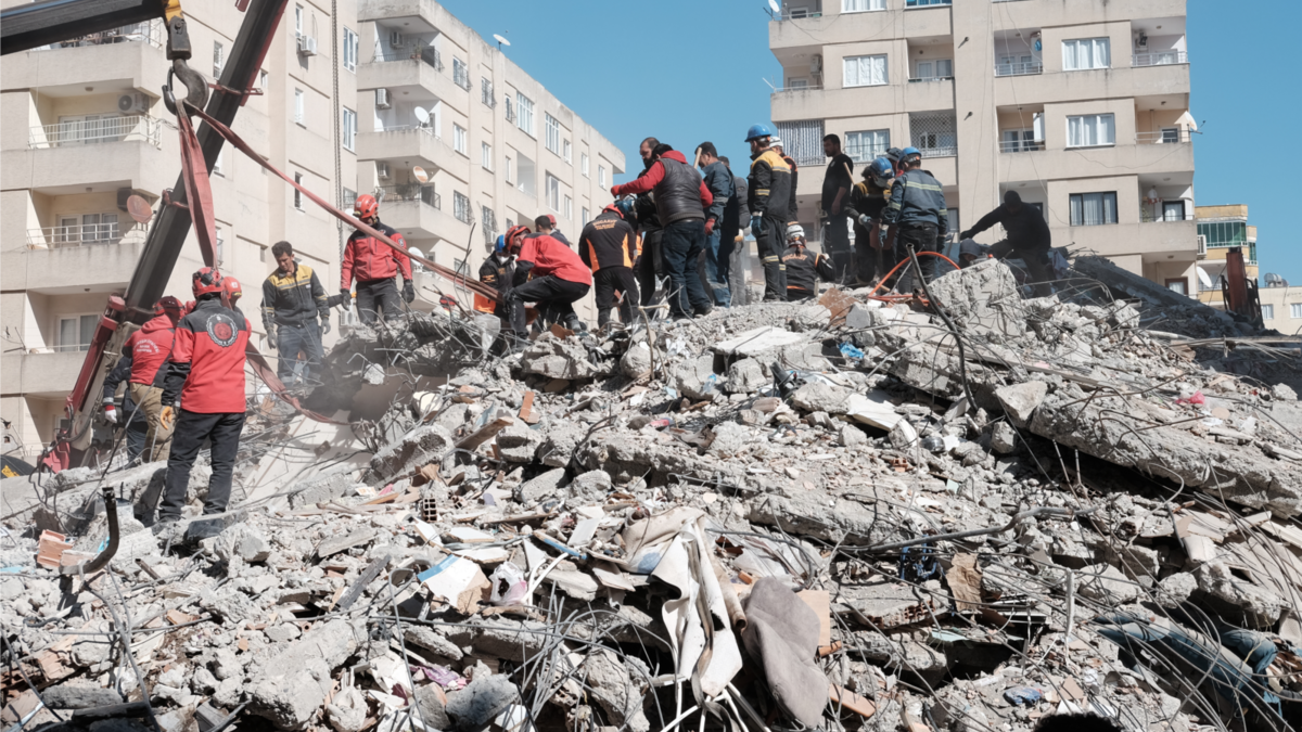 Terremotos na Turquia são o pior desastre natural do século na região, diz OMS