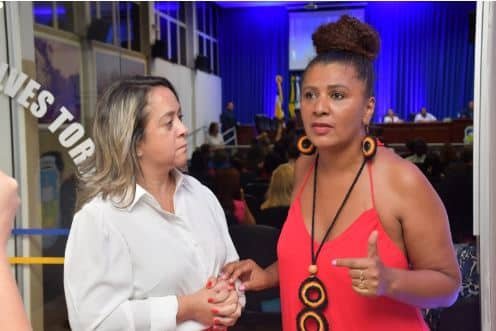 Em audiência pública, Lia Nogueira destaca retrocesso da educação inclusiva em proposta da prefeitura