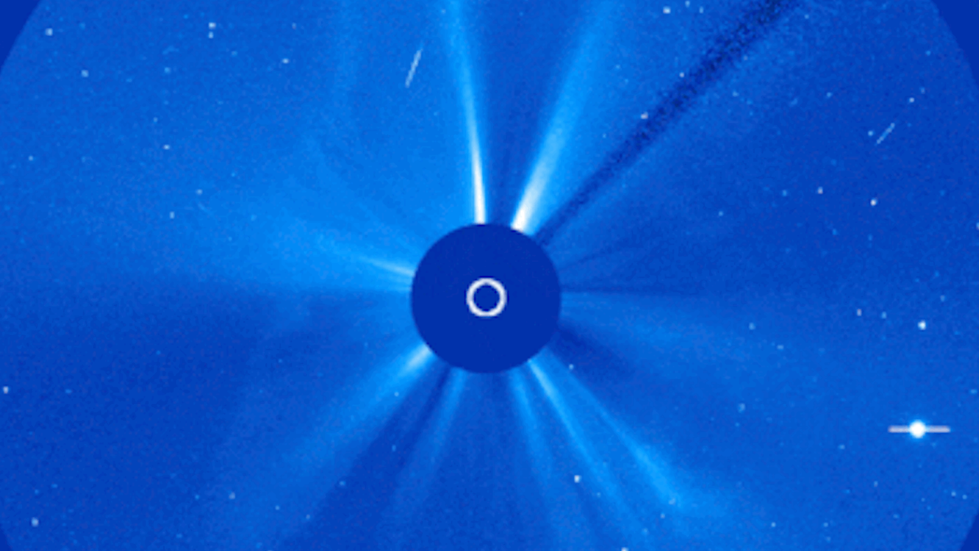 Observatório SOHO faz vídeo de ejeção de massa coronal em arcos