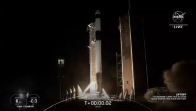 SpaceX lança nova nave de carga Dragon para a ISS e pousa foguete no mar
