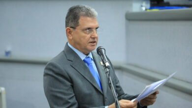 Vereador Prof. João Rocha solicita melhorias nos bairros da Capital