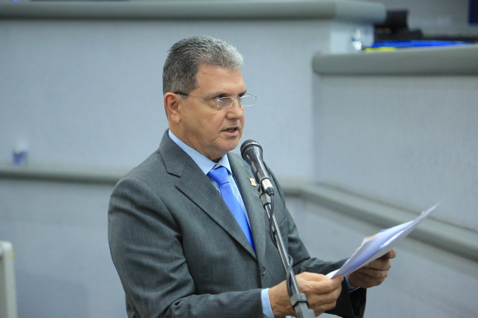 Vereador Prof. João Rocha solicita melhorias nos bairros da Capital