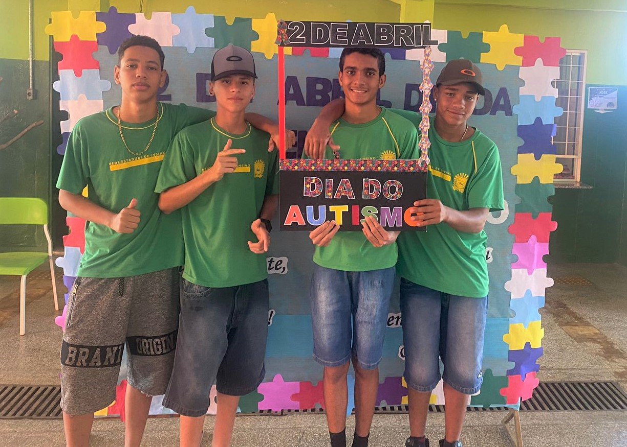 Abril azul: Escolas da REE realizam ações para conscientizar estudantes sobre o autismo