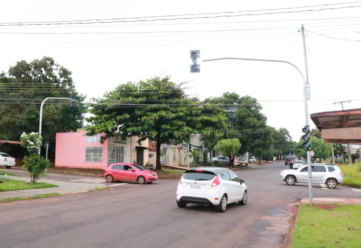 Carlão reivindica e conquista através da Agetran, instalação de Conjunto Semafórico no cruzamento da Av. Monte Castelo com a Rua Rio de Janeiro