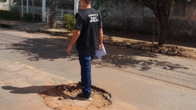 Durante fiscalização, vereador Tiago Vargas solicita tapa-buracos em várias ruas de Campo Grande