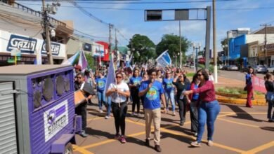 Educadores de Dourados vão às ruas em defesa do Piso Nacional da Educação