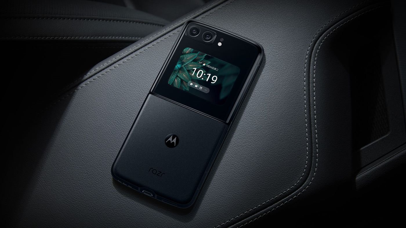 Novo Moto Razr aparece em teaser oficial com visual do painel externo