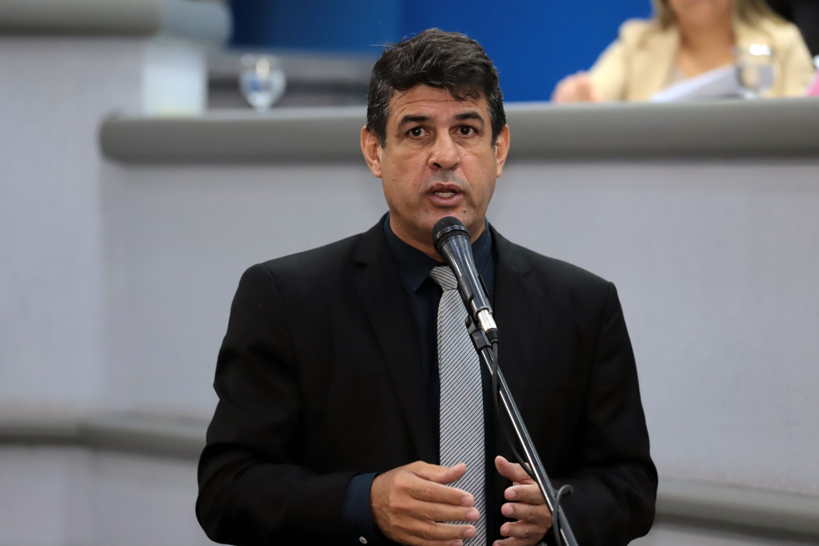 Vereador Beto Avelar incentiva ações para segurança nas escolas