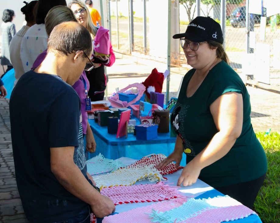 CAPS II realiza Bazar solidário com peças e artesanatos produzidos pelos usuários do serviço