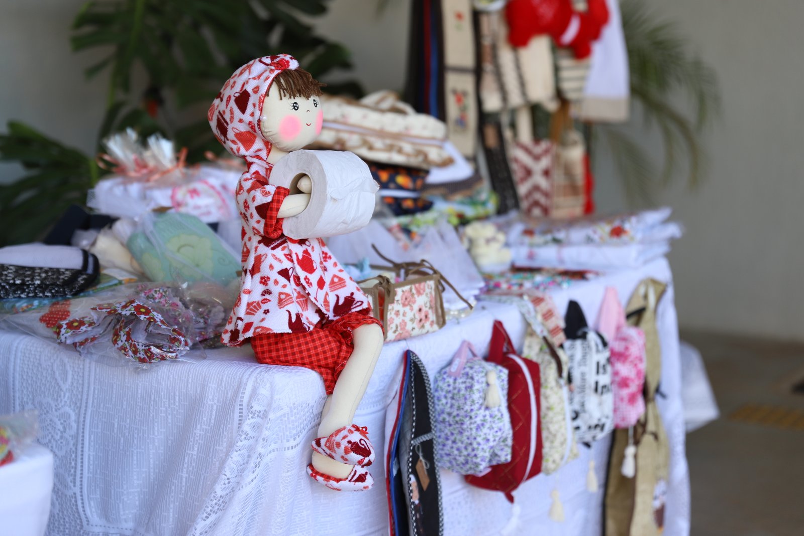 Feira de artesanato reúne mães empreendedoras na Câmara Municipal