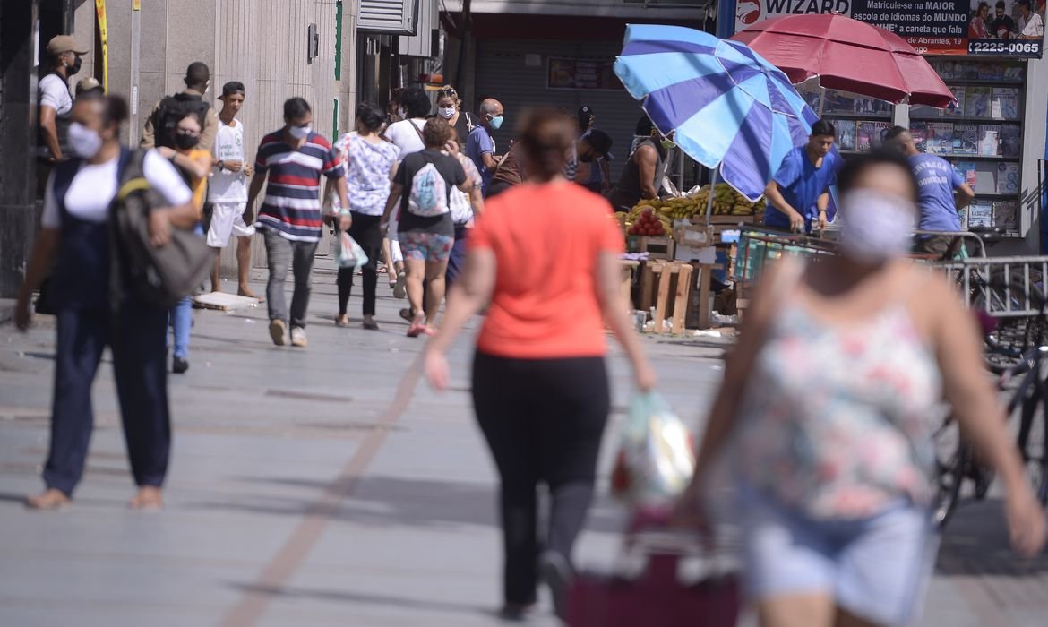 Reajuste do salário mínimo vai impactar mais de 25% da população, mostra estudo