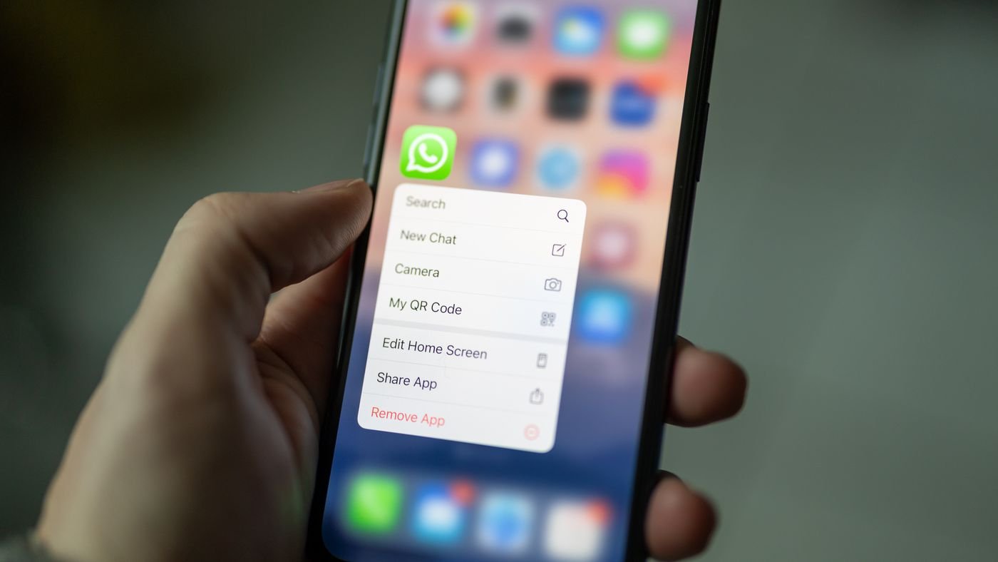 WhatsApp Web Beta ganha novos menus de emoji e compartilhamento