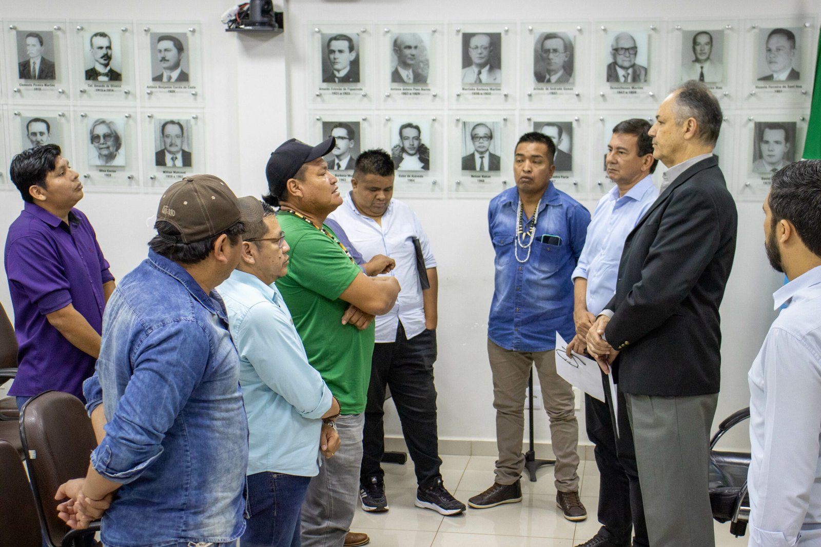 Lideranças indígenas da capital se reúnem com vereador Prof. André Luis