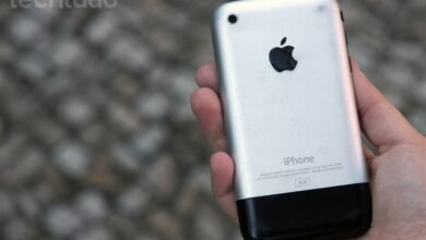 Primeiro iPhone é leiloado por quase R$ 1 milhão; veja preço de lançamento