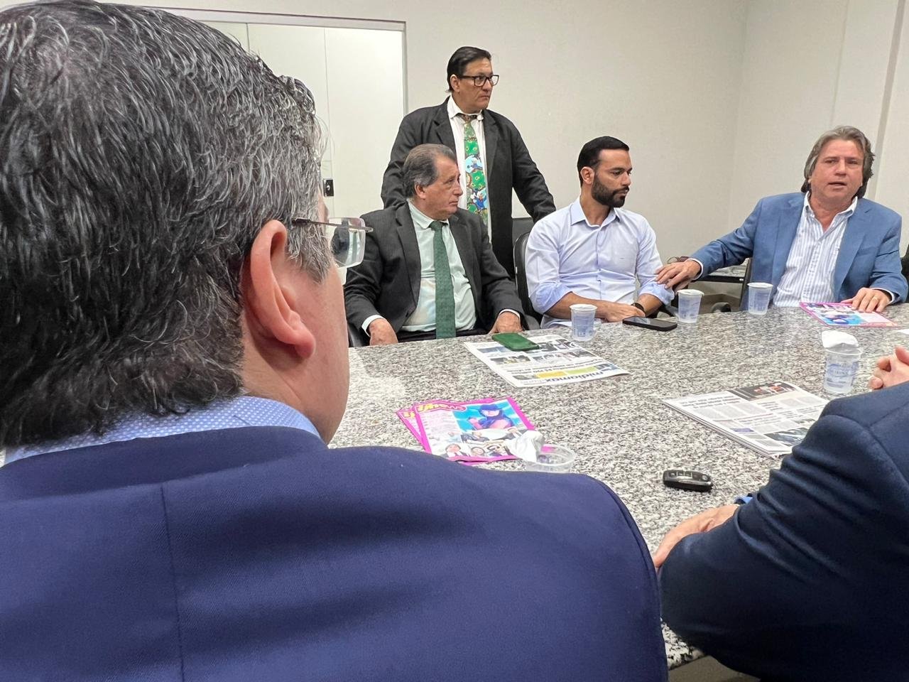 Tabosa convida secretário de governo para visitar o Hospital São Julião
