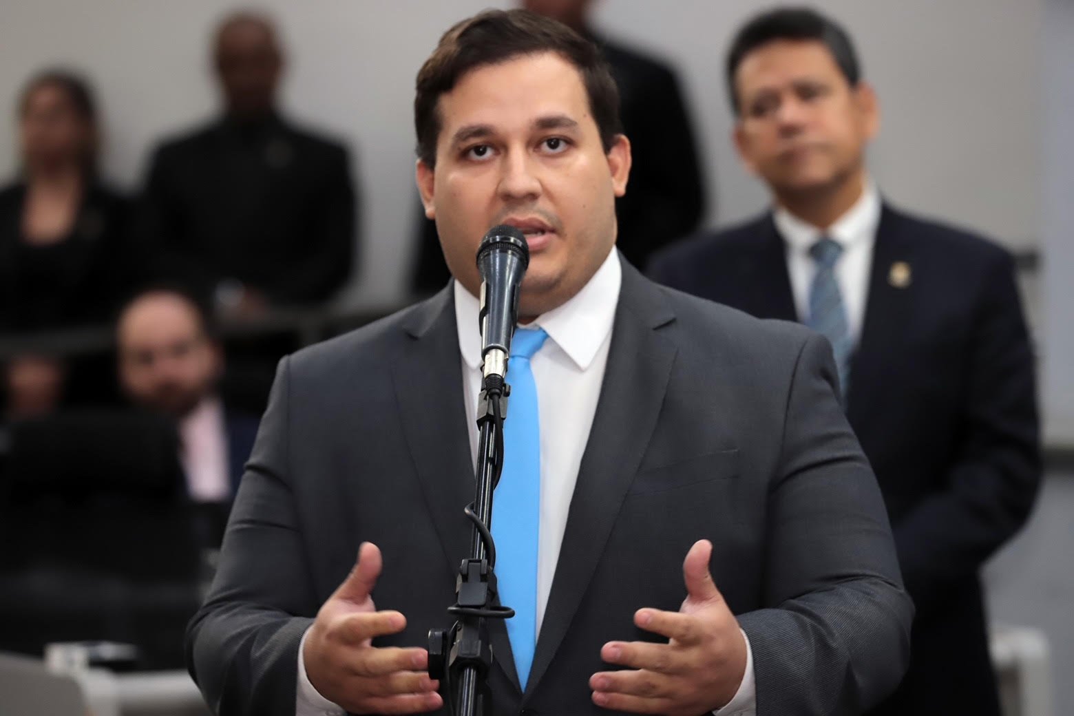 William Maksoud realiza ação social nos bairros Cristo Redentor, Estrela Parque e região