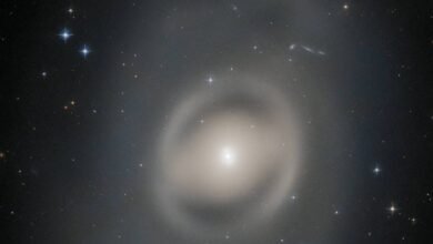 Galáxia fantasmagórica é capturada pelo Hubble