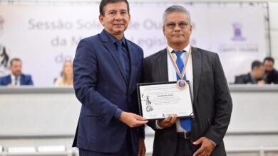 Vereador Villasanti entrega Medalha Legislativa do Mérito Advocáticio “Doutor Nelson Trad” ao advogado Mauro Deli Veiga