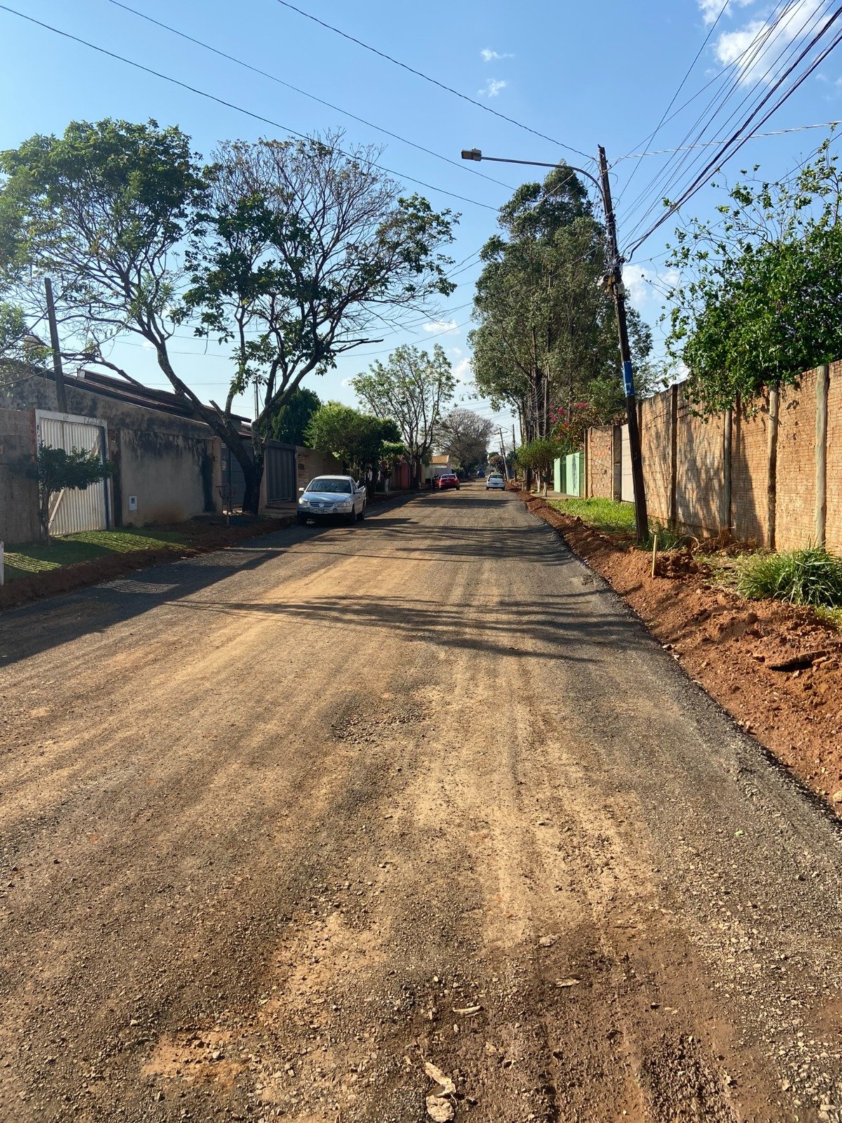 Executivo fará estudo para que ruas do Oliveira não fiquem de fora das obras de asfalto, diz Betinho