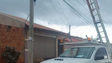 Pedido do vereador Tiago Vargas resulta na troca de lâmpada em rua do bairro Residencial Ramez Tebet, garantindo mais segurança aos moradores