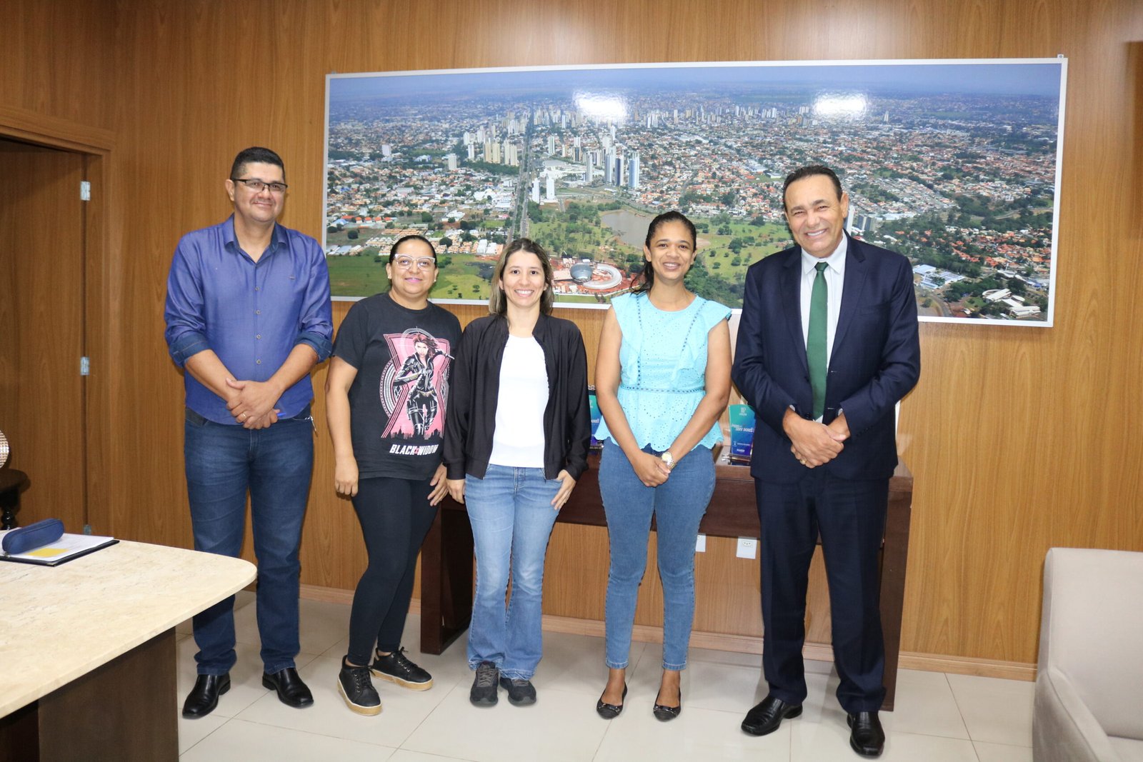 Presidente Carlão recebe comissão de Técnicos e Auxiliares de Saúde Bucal que apresentaram pauta de reivindicações da categoria