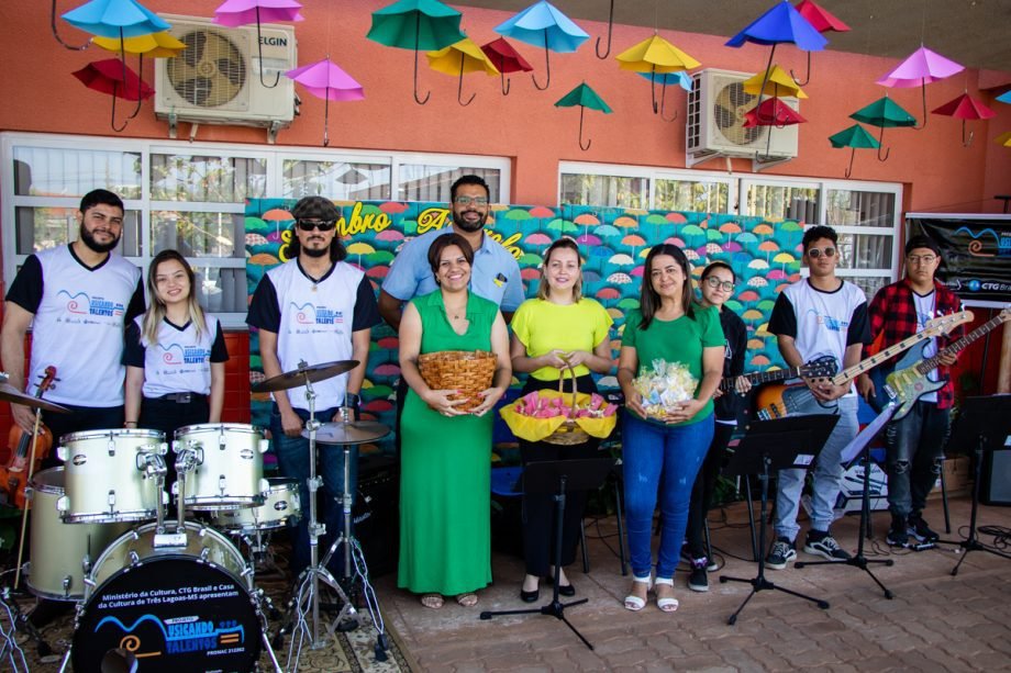 SMS realiza evento em alusão ao setembro amarelo para os usuários e servidores da Saúde Mental