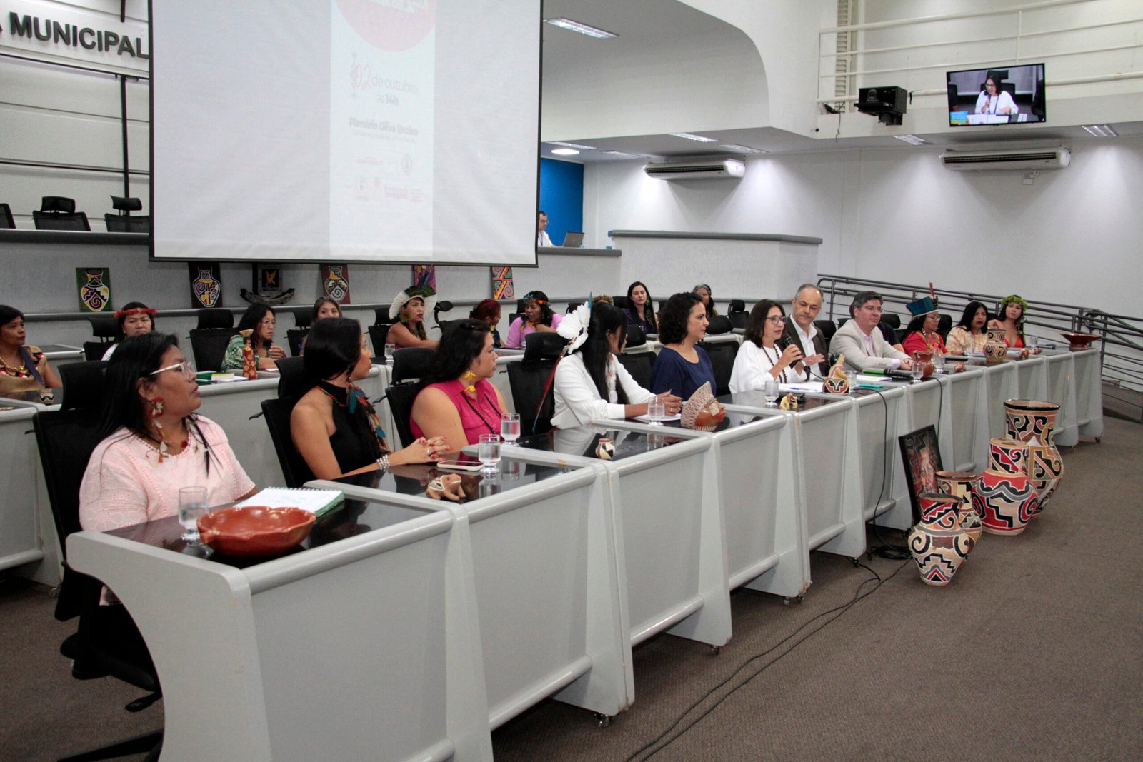 Audiência reúne autoridades e ativistas para discutir o bem viver das mulheres indígenas