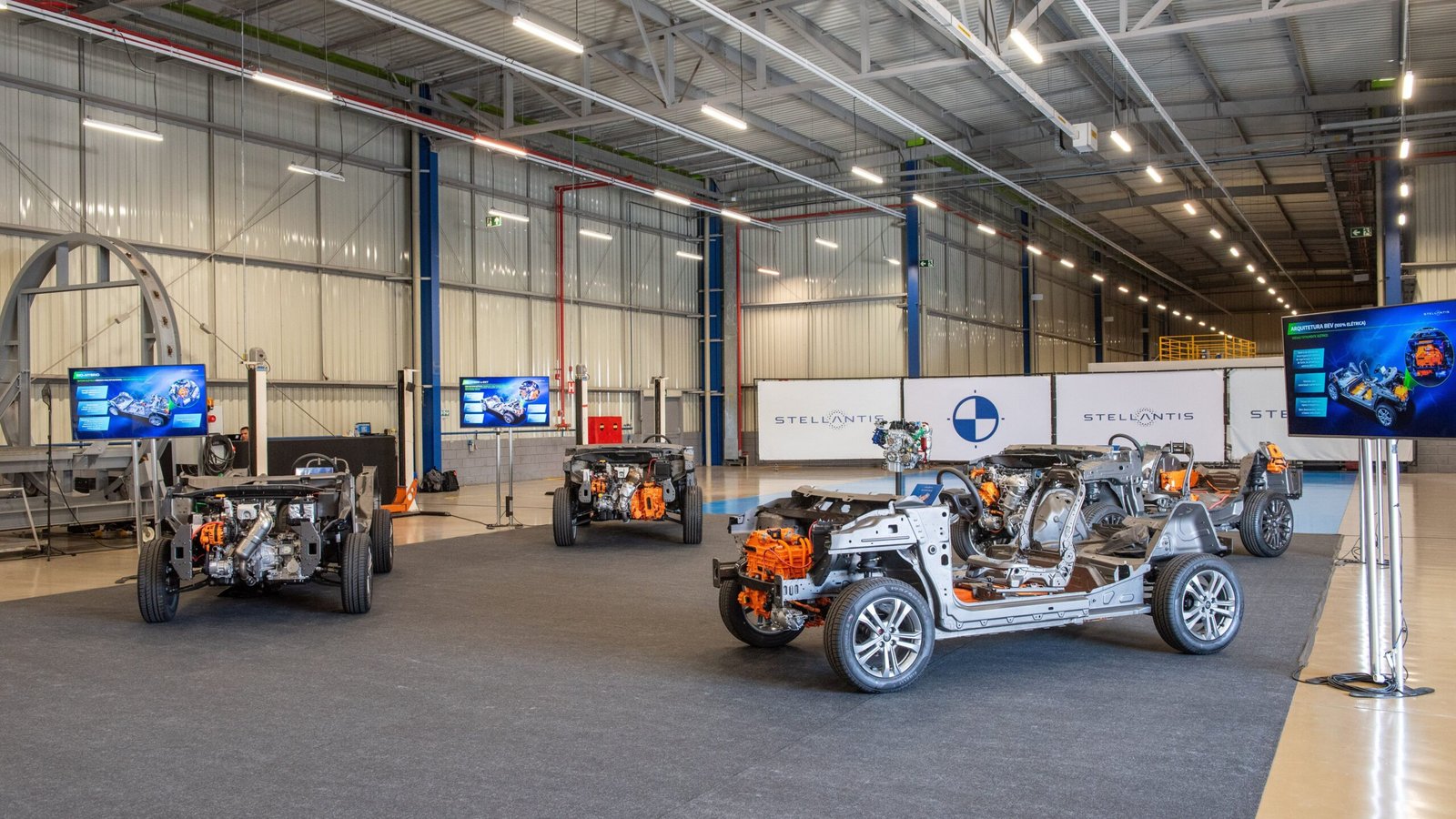 Carros híbridos flex da Stellantis serão fabricados em Goiana