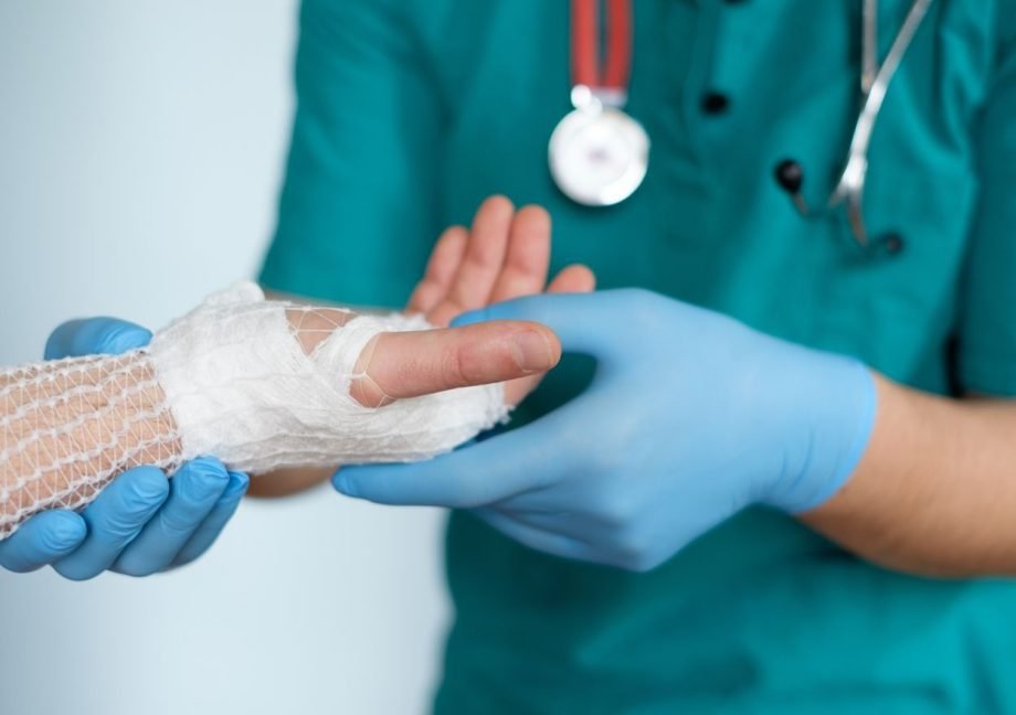 Mão é a parte do corpo mais atingida nos acidentes de trabalho em TL