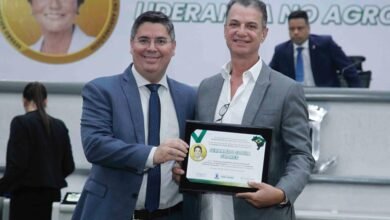 Medalha Tereza Cristina: Dr. Victor Rocha faz entrega para Jaime Vallér e Fernando Soares