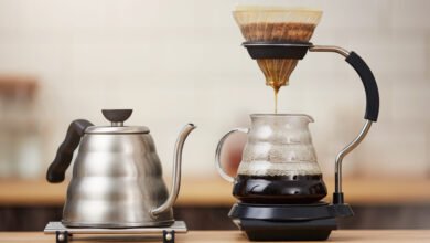 Por que o café demora tanto para pingar no filtro? Ciência revela o segredo