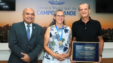 Ronilço Guerreiro entrega título de Cidadão Campo-grandense e Medalha Dr. Arlindo de Andrade Gomes