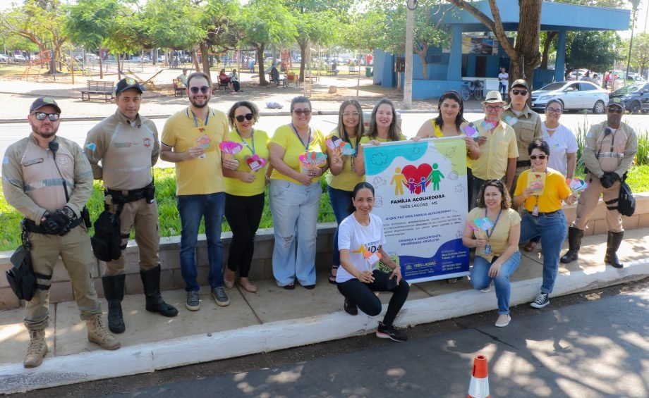 SMAS realiza blitz educativa para ampliar divulgação do Família Acolhedora