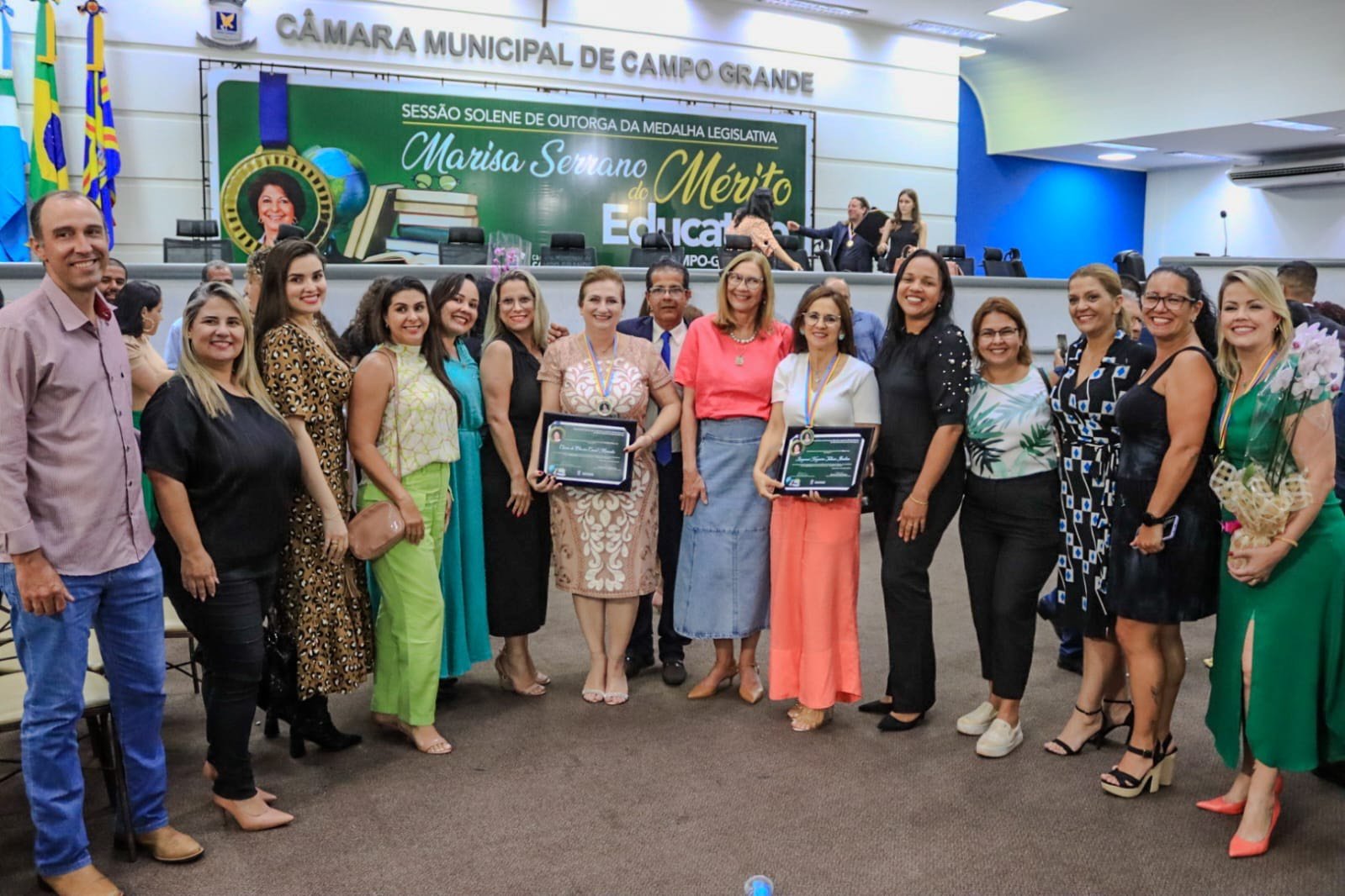 Vereador Edu Miranda participa da sessão solene em homenagem aos Profissionais da Educação