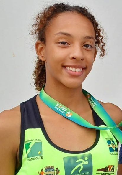 ATLETISMO – Atleta três-lagoense, Maria Eduarda, fica entre as 07 melhores do Brasil nos Jogos Escolares Brasileiros (JEB’S)