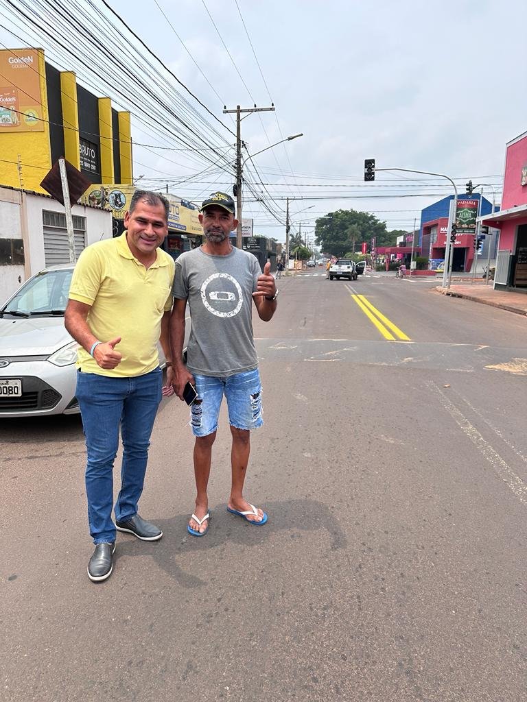 Após apresentar indicação, Betinho comemora instalação de semáforo em trecho crítico no Tijuca