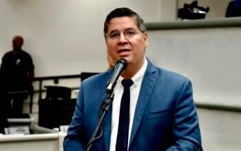 Após três meses do anúncio da implantação do Hospital Municipal, Dr. Victor Rocha cobra apresentação do projeto na Câmara de CG