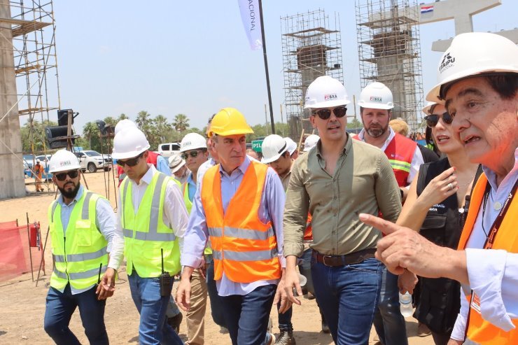 Com presidente do Paraguai, 1º secretário da ALEMS visita obras da Ponte Bioceânica