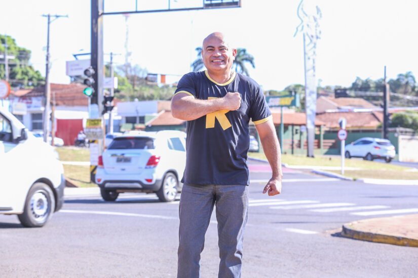 Ronilço Guerreiro volta a cobrar AGETRAN para executar lei que garante faixas elevadas na frente das escolas do município