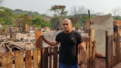 Vereador Ronilço Guerreiro vai até Comunidade do Mandela após incêndio no local e pede doações para famílias que perderam tudo