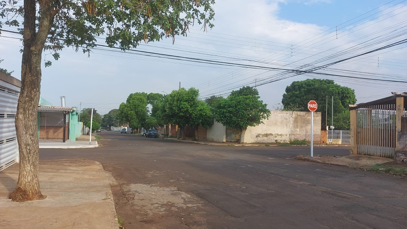 Indicação atendida: Professor Riverton leva melhoria em sinalização de rua no bairro Guanandi