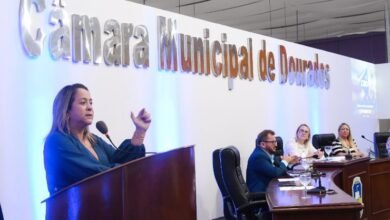 Lia Nogueira recebe moção honrosa por sua atuação na política douradense