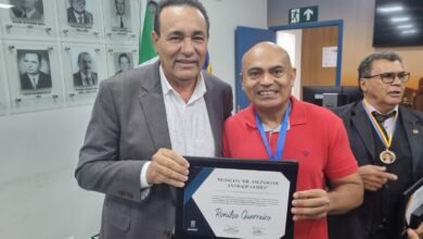 Ronilço Guerreiro recebe a Medalha “Dr. Arlindo de Andrade Gomes”