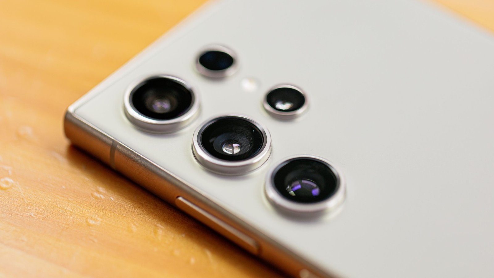Você realmente precisa de uma lente periscópio no seu celular?