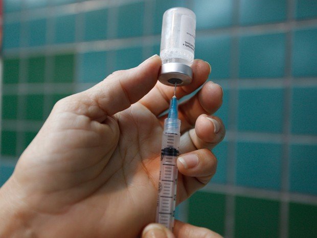 Baixa adesão à vacinação contra HPV no Brasil preocupa autoridades de saúde