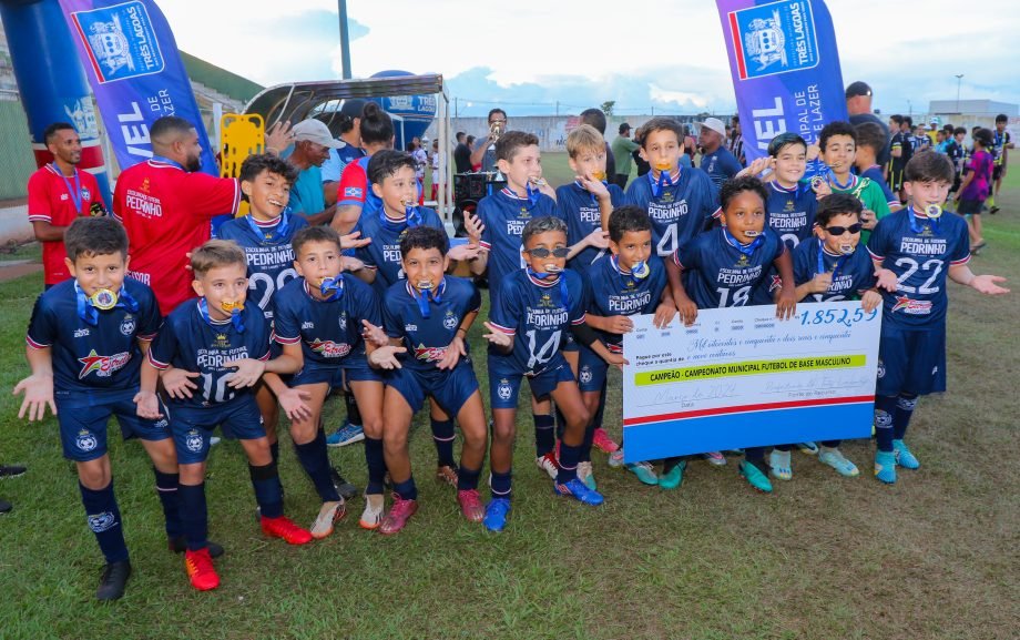 E.F. Pedrinho e EFMC Recanto do Galo são os campeões do Campeonato Municipal de Futebol Categoria de Base sub-11 e sub-15